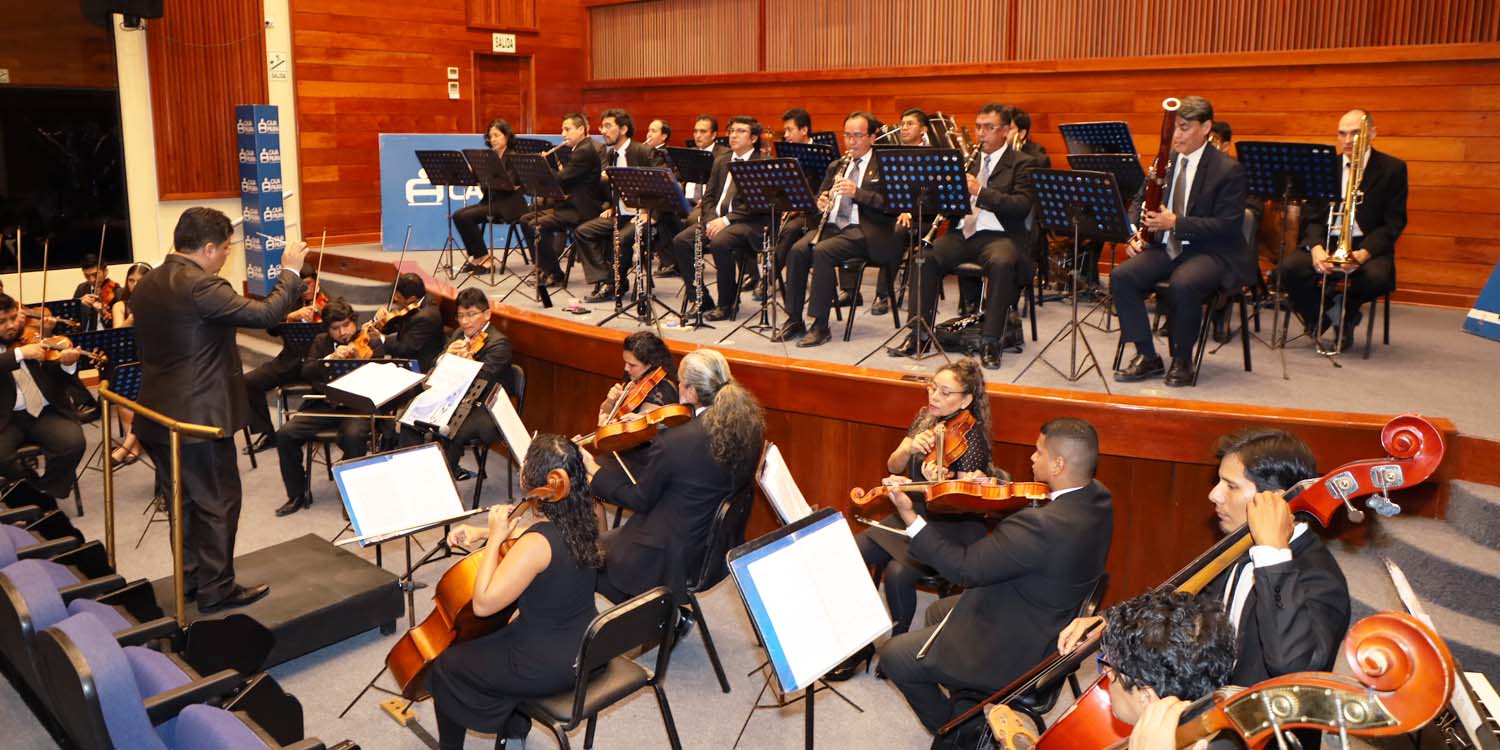 Orreguianos disfrutaron de gran concierto sinfónico navideño - La Orquesta Sinfónica de Piura se presentó en el campus con los mejores villancicos